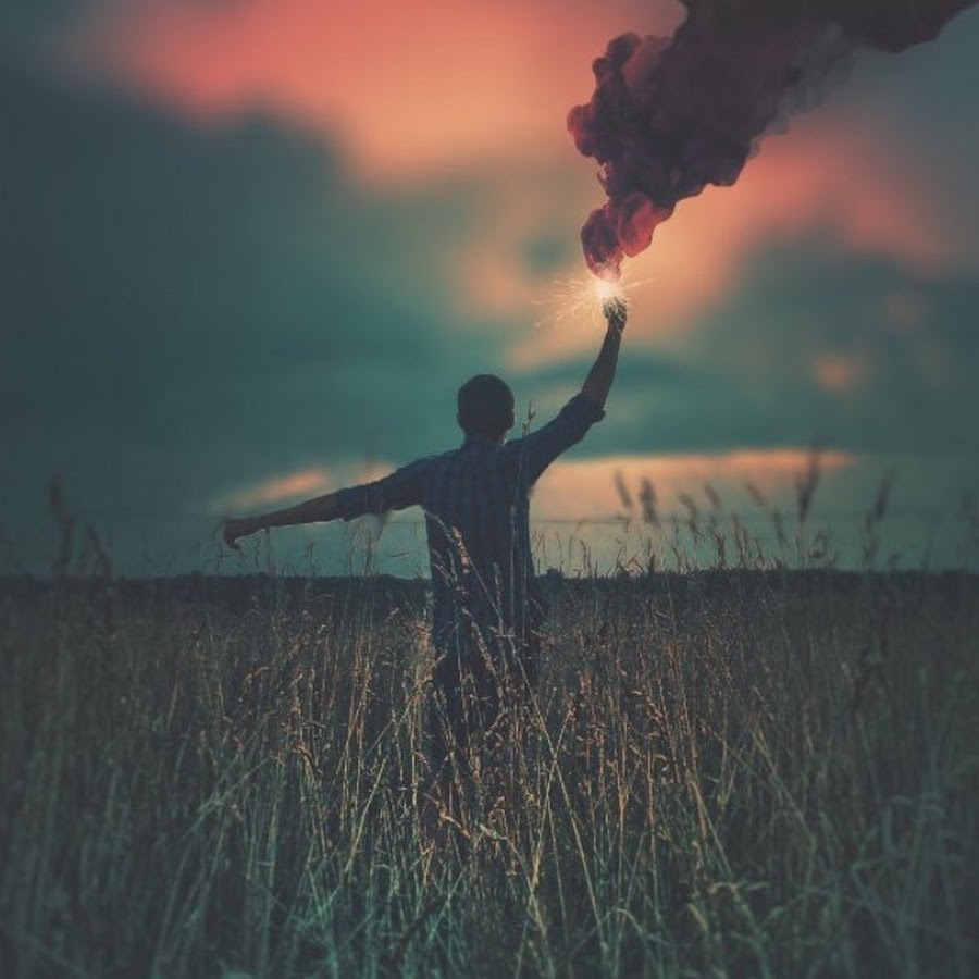 Слушать остался только в поле дым песня. Группа белый дым. White smoke clan майк. Слушать остался только в поле дым песня. Песня а горький дым.