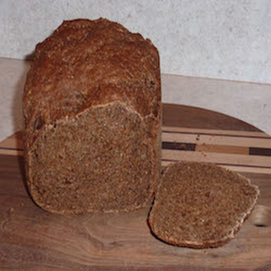 Хлебопечь ржаной хлеб. Ржаной хлеб в хлебопечке. Хлеб из ржаной муки в хлебопечке. Хлебопечка для ржаного хлеба. Чёрный хлеб в хлебопечке.