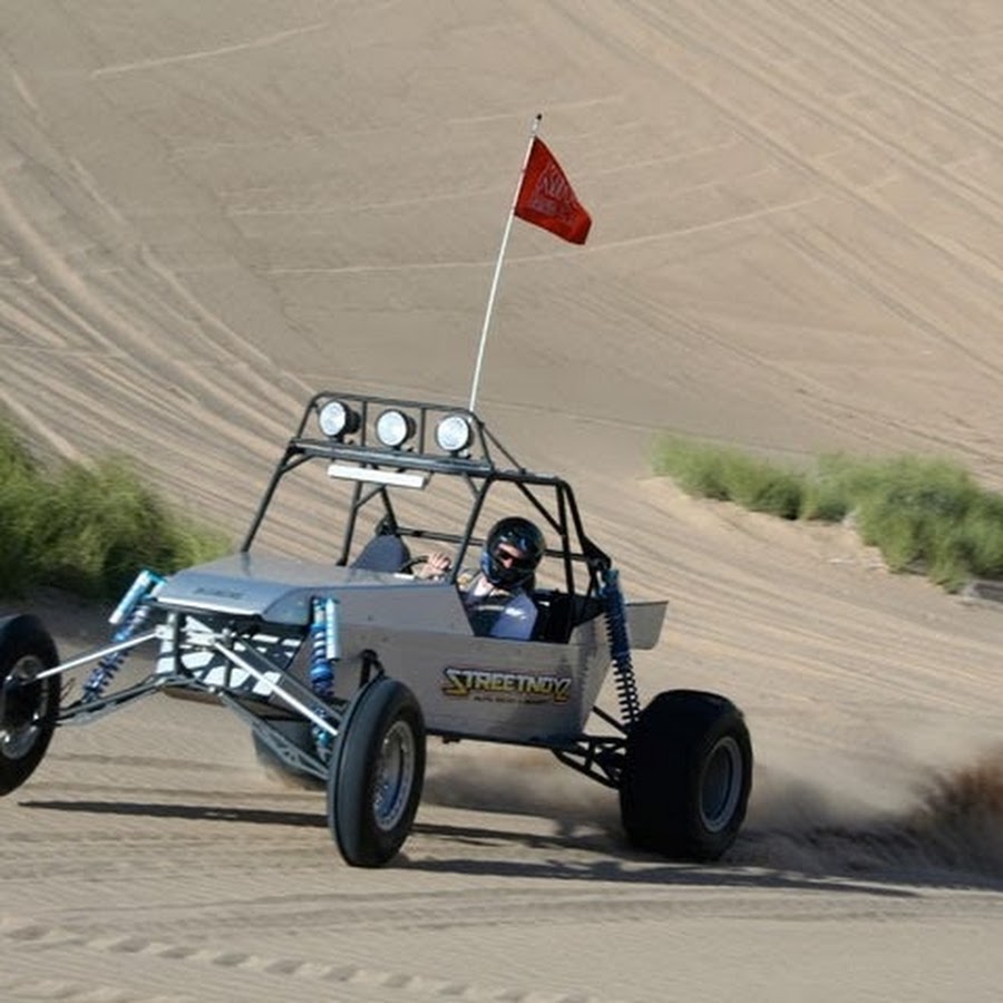 Ребенок на красном багги. Багги dune. Dune buggy. Meyers manx dune buggy. Volkswagen dune buggy old.