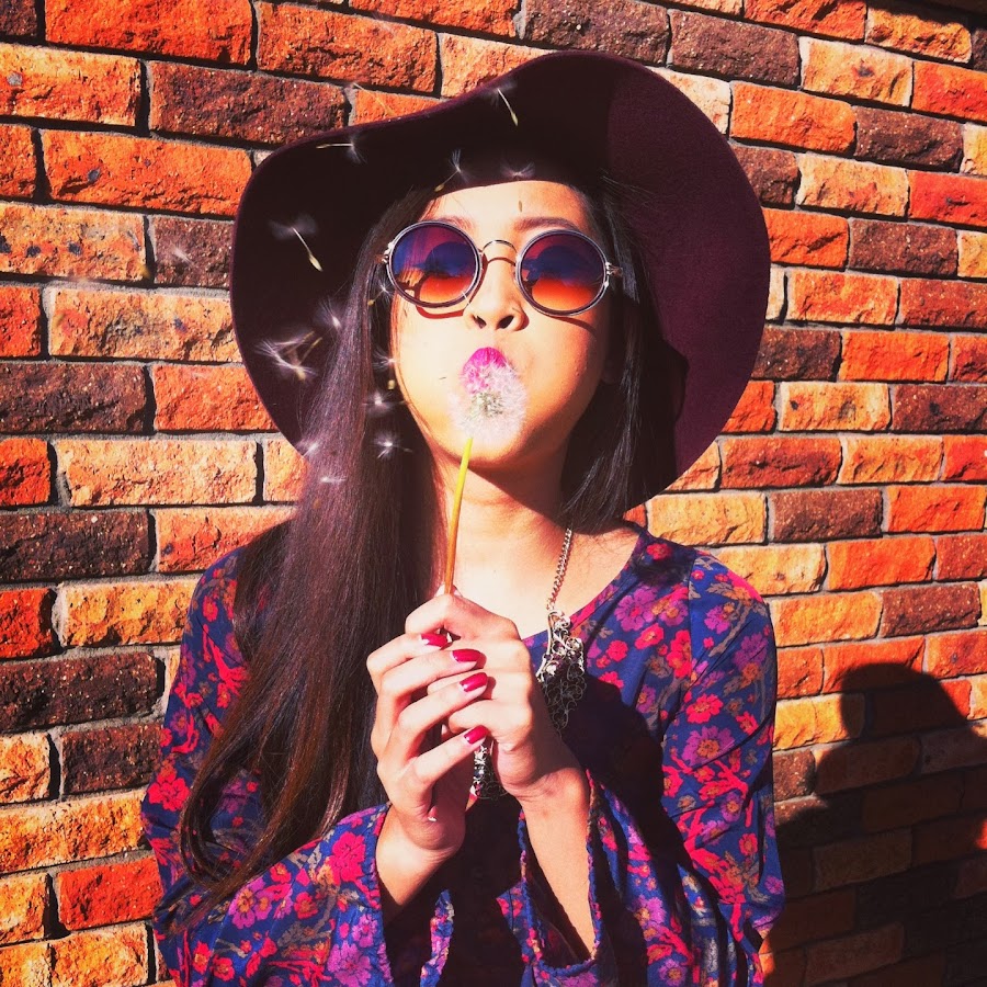 UM Maneeta - YouTube