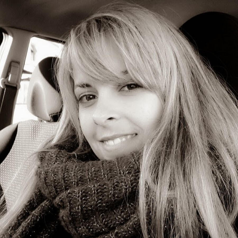 Claudia Vieira - YouTube