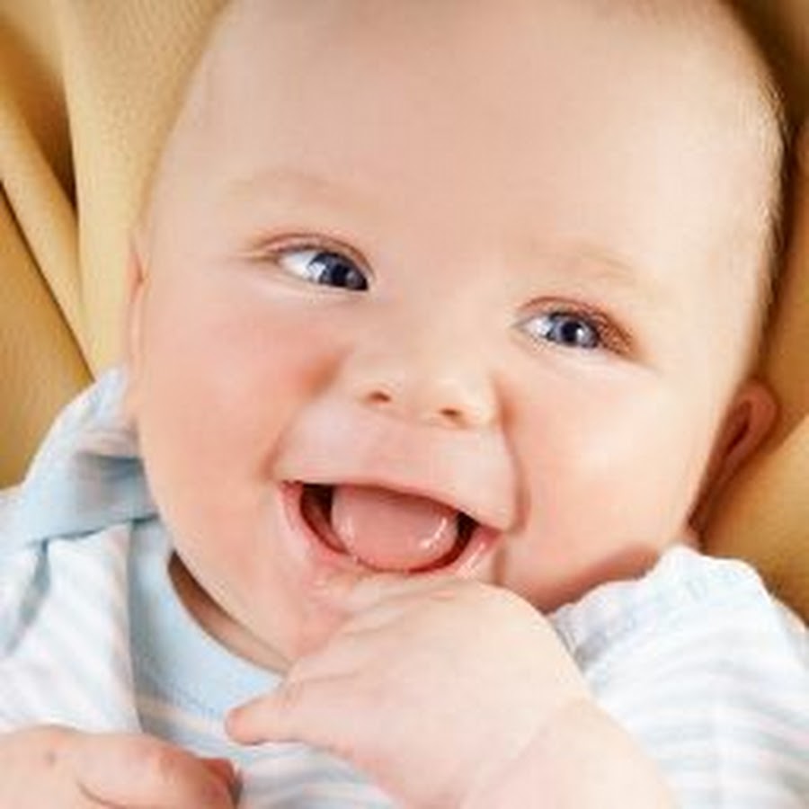 3 месяца ребенку звуки. Младенец смеется. Дети смеются. Смех новорожденного. Новорожденный ребенок смеется.