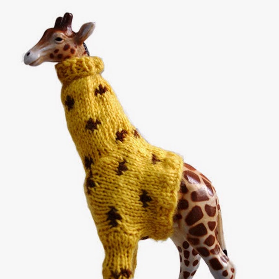 Собаки жирафы. Собаки жирафы. Собачка в костюме жирафа. Собаки жирафы. Собаки жирафы.