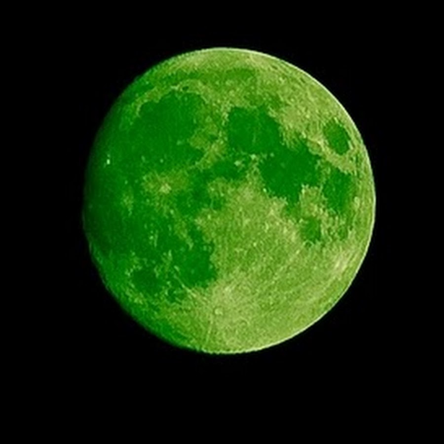 Есть зеленая луна. Зеленая Луна. Зелёная Луна явление. Луна зеленого цвета. Салатовая Луна.