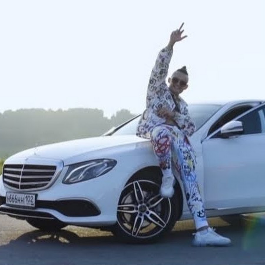 Песня вижу мерина. Песня вижу мерина. Песня вижу мерина. Черный мерин текст. Новый мерин обложка трека.