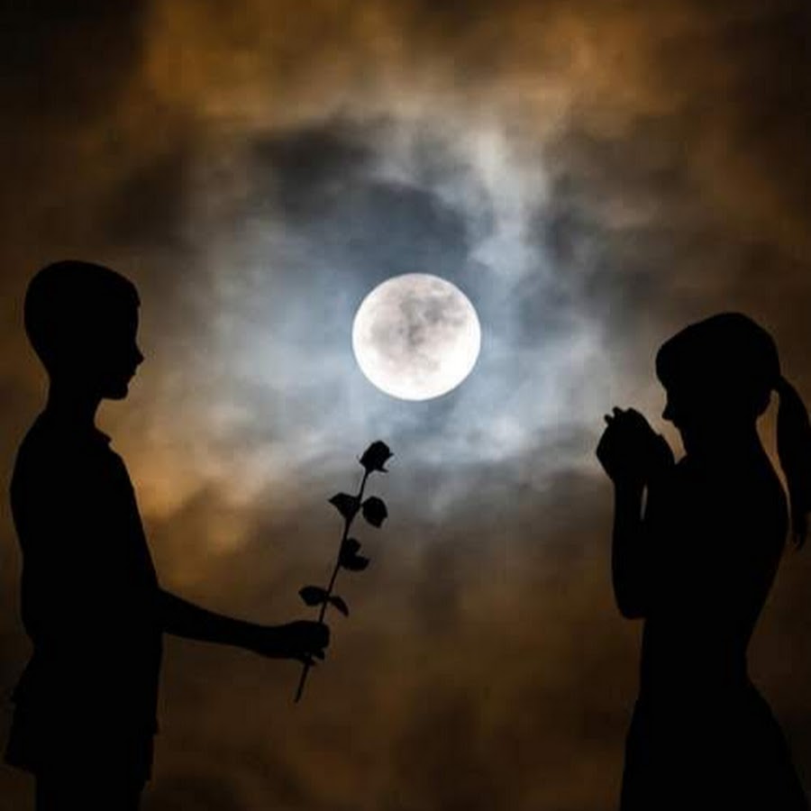 Night romance. Луна любовь. Ночь Луна любовь. Парень и Луна. Ночь Луна романтика.