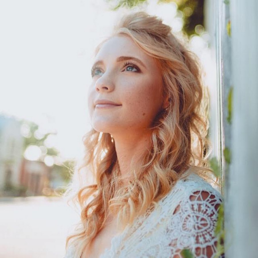 Janelle Nichole - YouTube