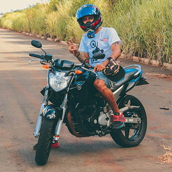 Roma Street Net Worth & Earnings (2025)