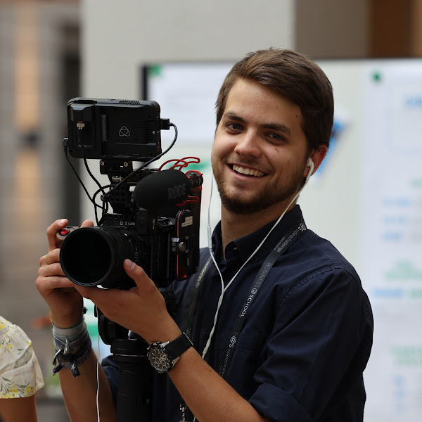 Heinicke : Panthers choose Heinicke over Gilbert as No. 2 QB ... / Heinicke enjoyed teaching but especially took pleasure in the challenges associated with educating deaf students.