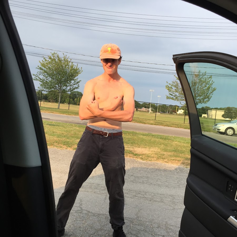 Noel de Lesseps - YouTube