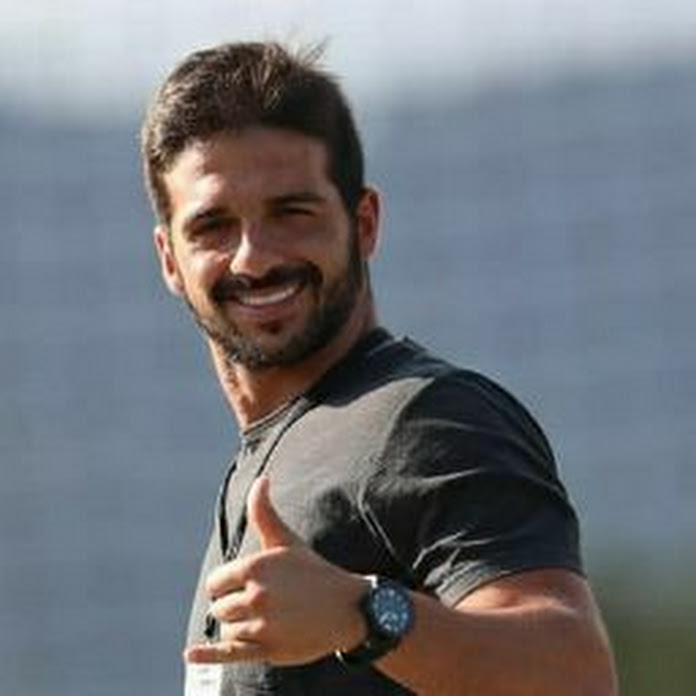 Venê Casagrande Net Worth & Earnings (2026)