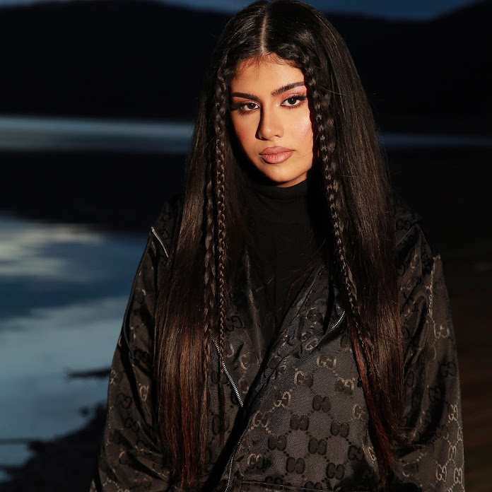 Lune Officiel Net Worth & Earnings (2026)