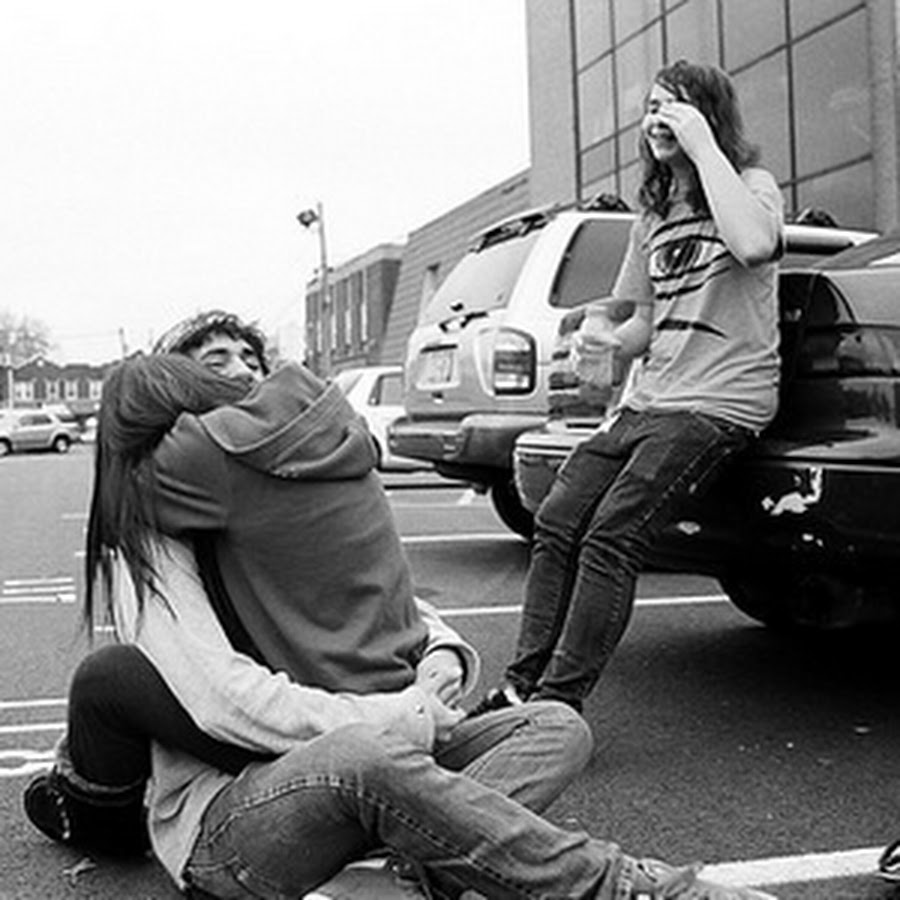 Какие девушки нравятся парням фото подростков. Девочка и два парня видео. Девочка и два парня видео. Девочка и два парня видео. Парень и девушка.