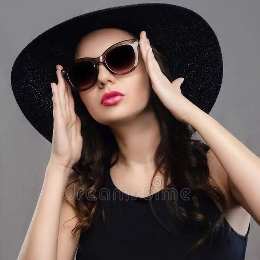 Женщина в шляпе и очках фото Женщина в шляпе и очках фото