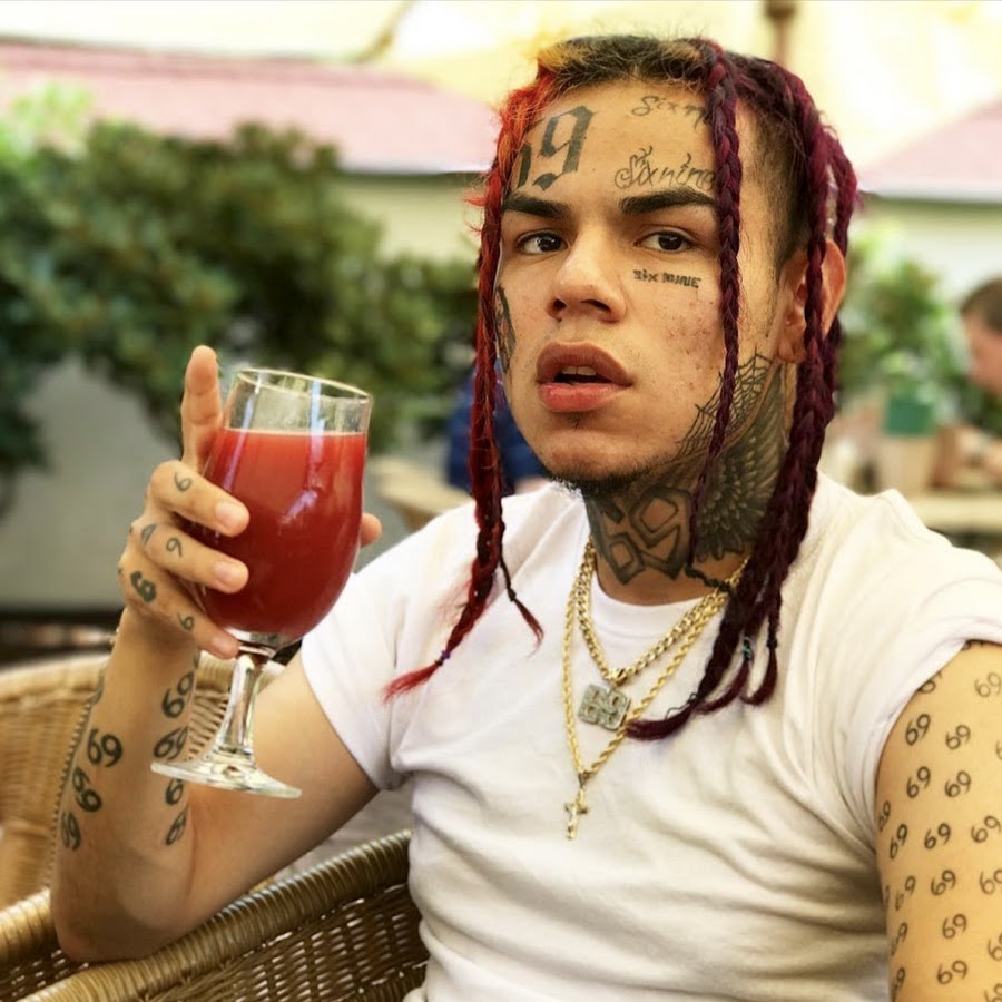 Рэпер 6ix9ine