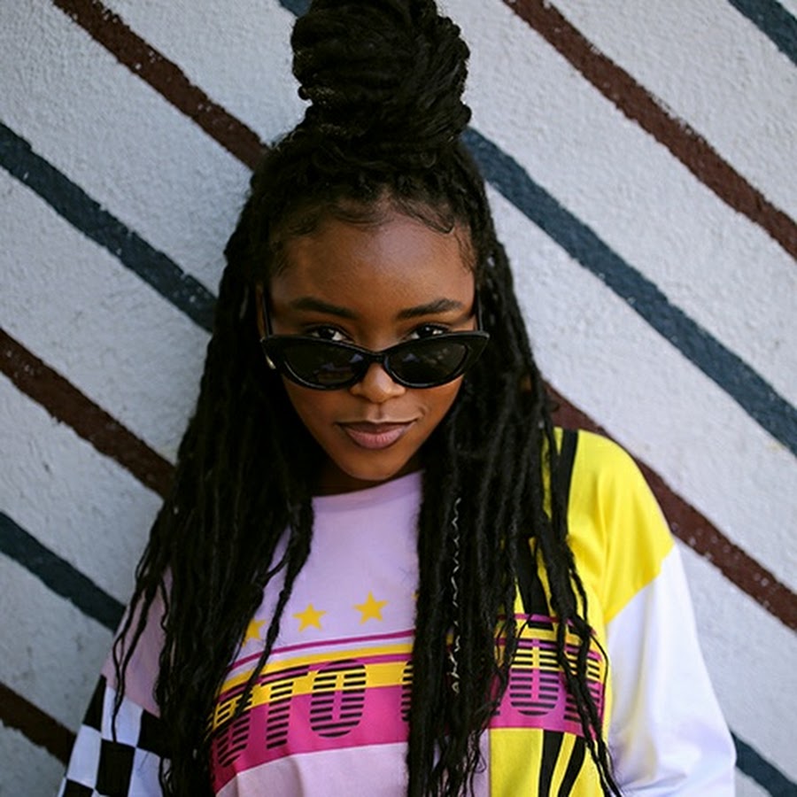 Lady Stoneheart - YouTube