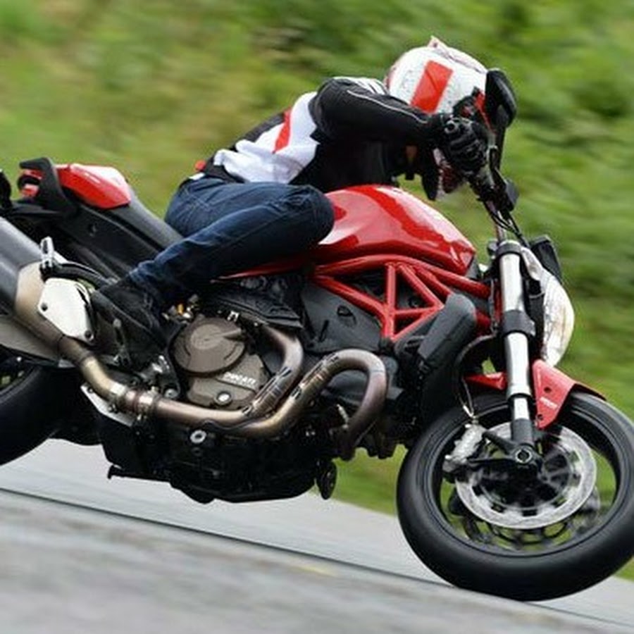 Ducati Monster 1200s stock