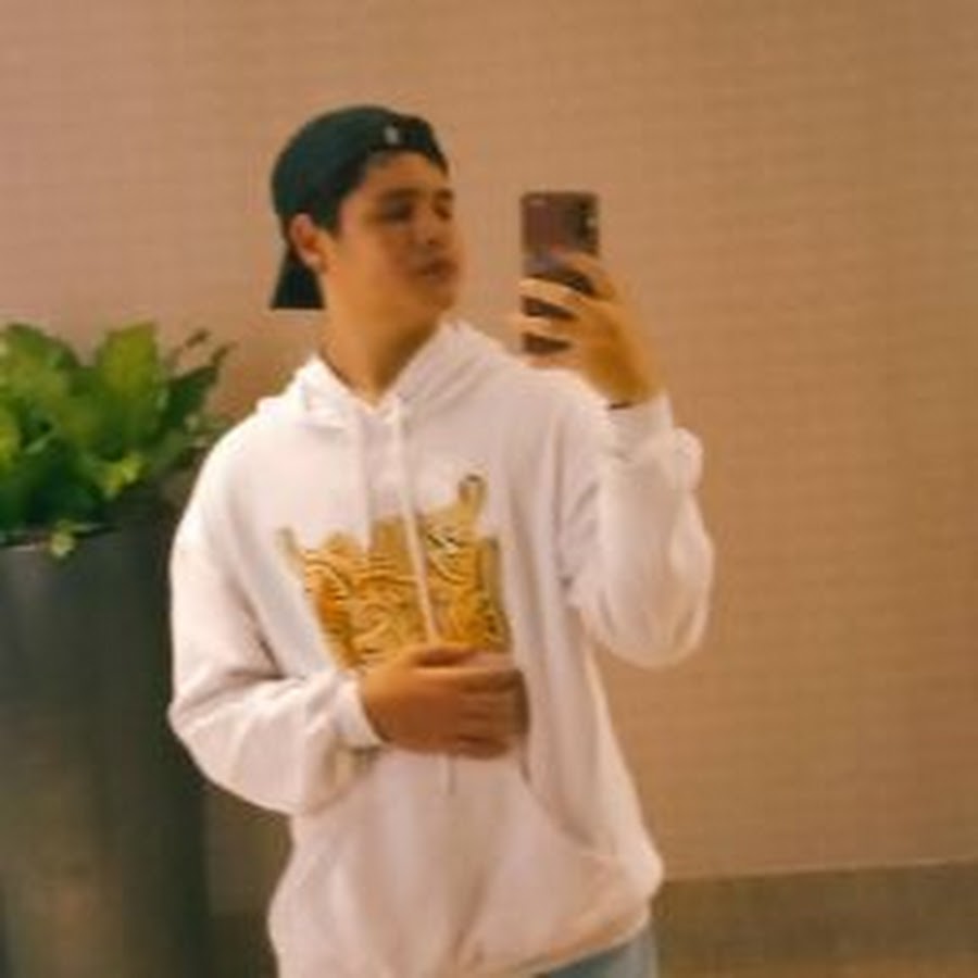 •Ally Baka uwu • 