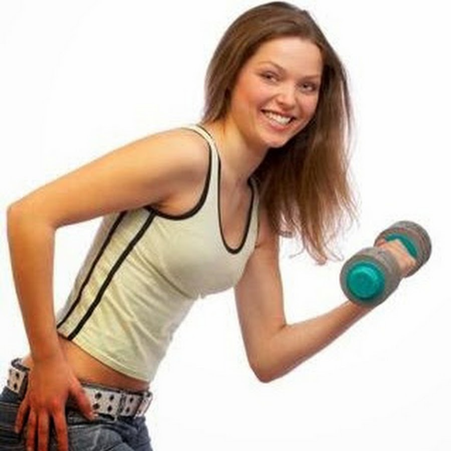 Девушка прыгает над травой. Активнее девочки. Активная девушка. Классный мотиватор. Активная женщина.