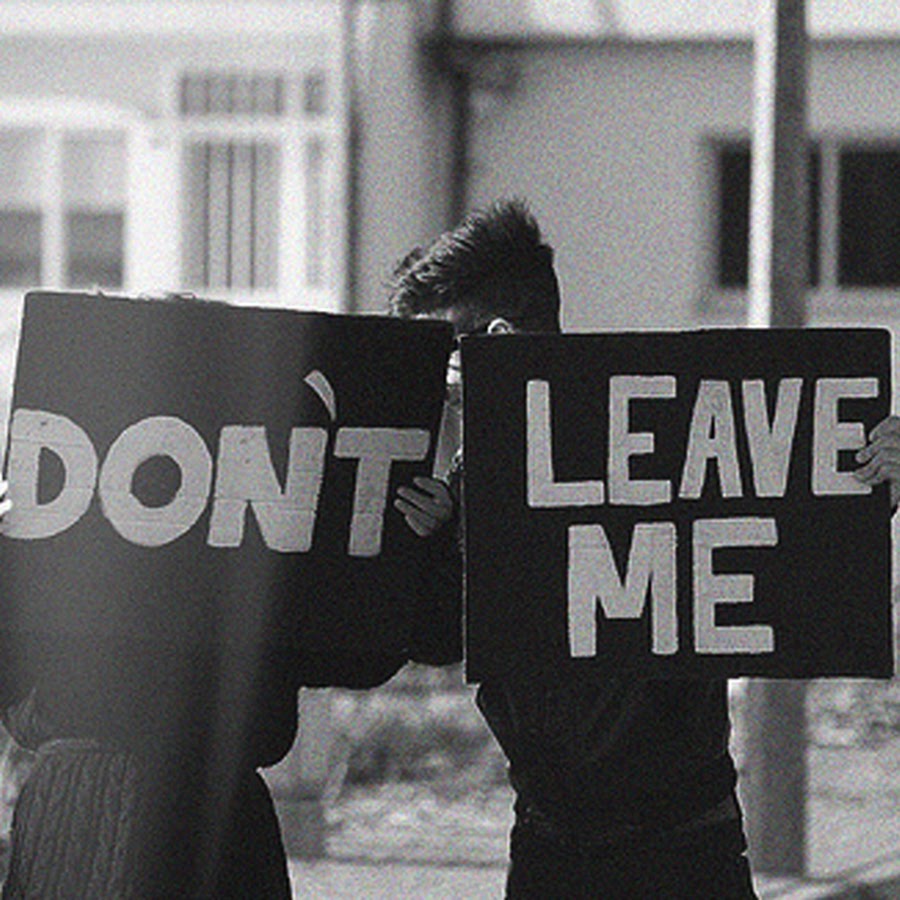 Don t leave текст. Don t leave me here. Don't leave me here Coldsteeze. Открытка don’t leave me. Don't.leave me here картинка.