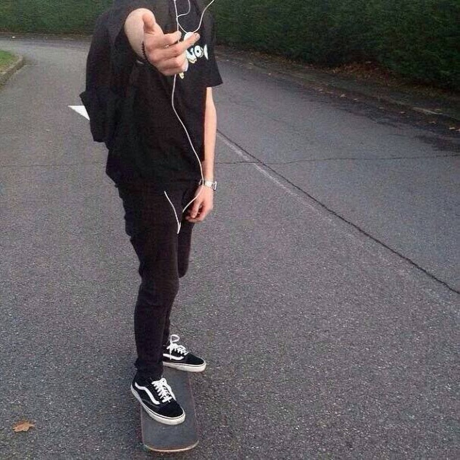 Пацан 16 лет без лица