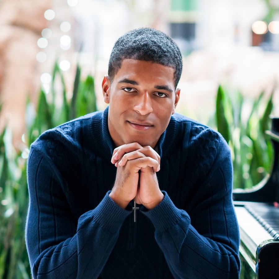 Roman Scott - YouTube