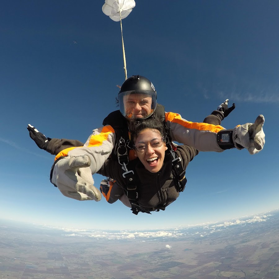 Skydive couple