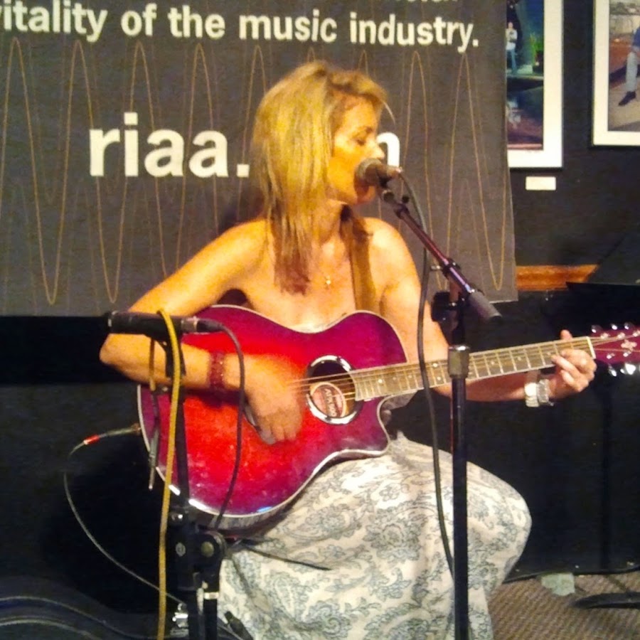 Robin Lynn - YouTube