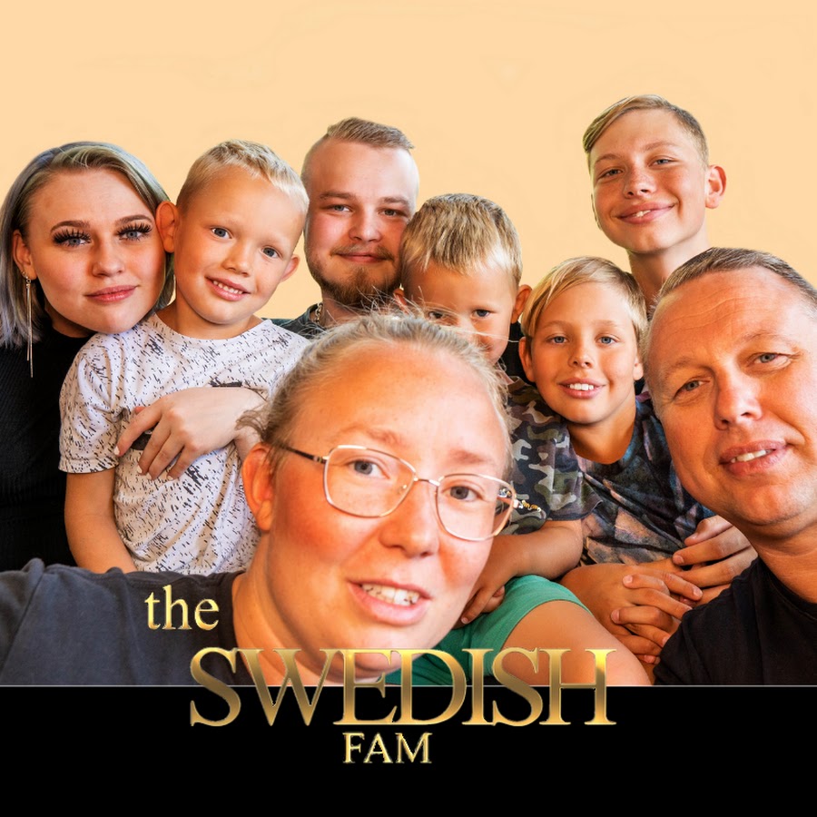 The Swedish Family Testar Godis