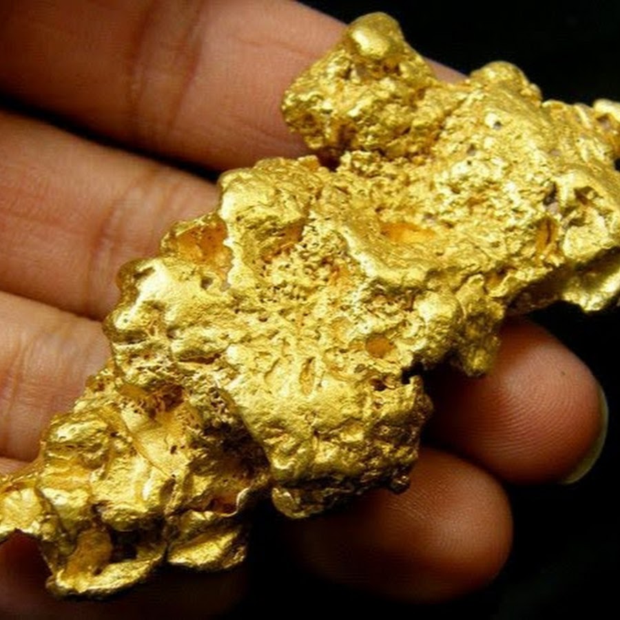 золото ископаемое. как называли плоский золотой самородок. золотые самородки урала. природное золото. кусок золота.