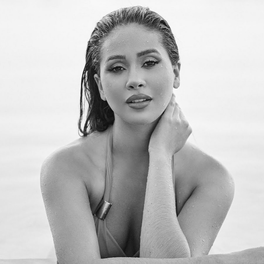Espectacular Danna Hernández en vídeo oficial de Miss 