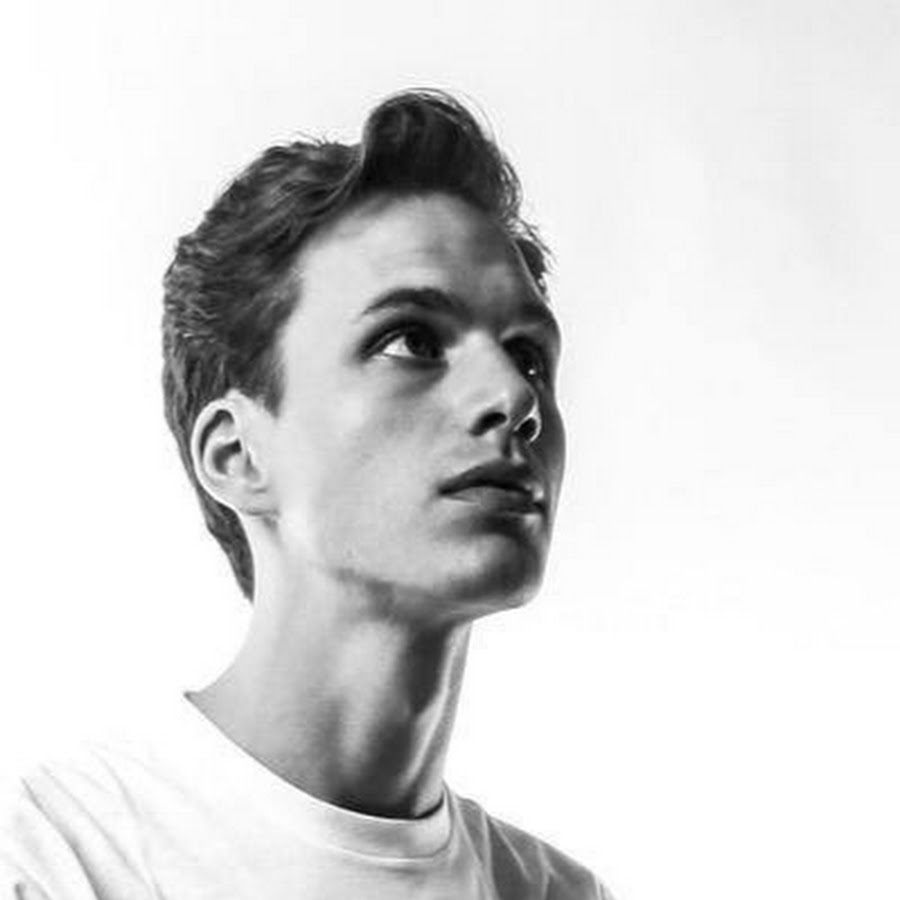 Mikey taylor. Кристофер джеймс (крис) мирс. Chris official. Chris official. Chris damned.