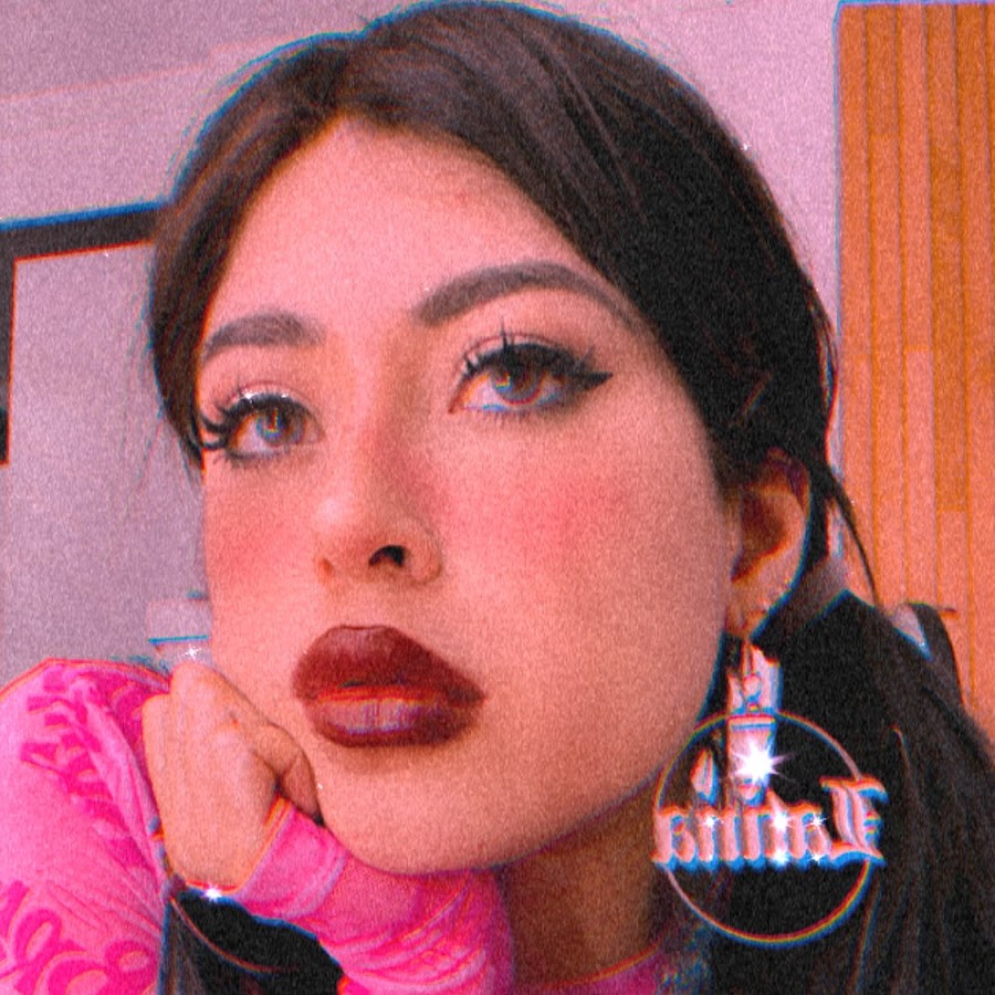 Legna Hernandez - YouTube