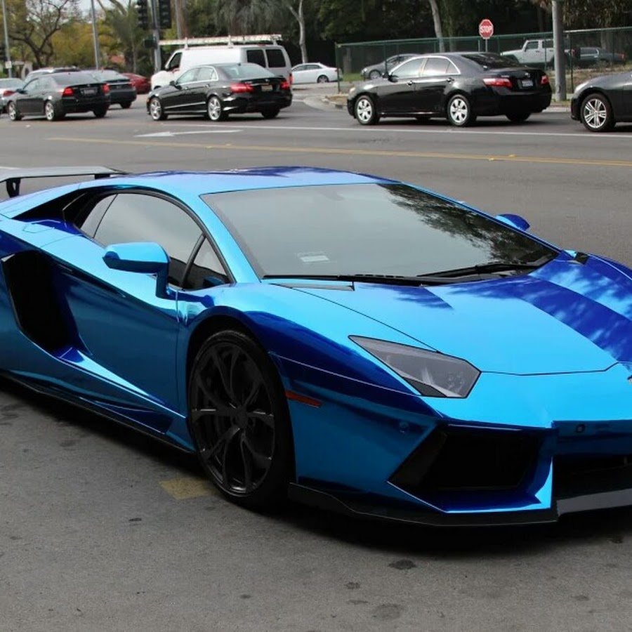 Бирюзовый Lamborghini Aventador SV