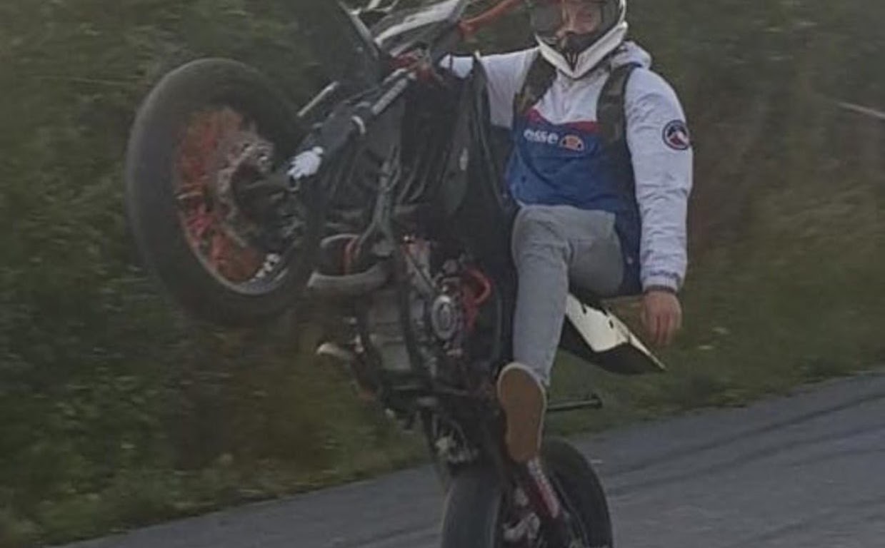 Arttu Ruotsalainen / Kulhon kaukalosta kookkaammille kiekkokentille ... - Ruotsalainen scores 26 seconds in.