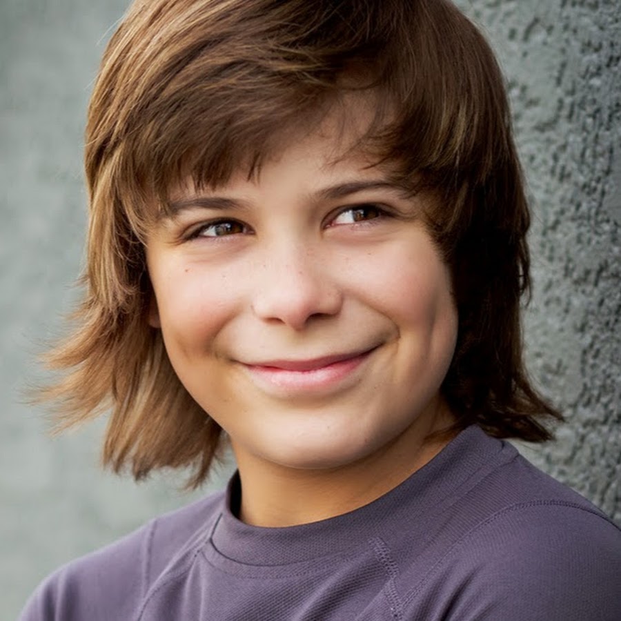 Robbie truebomodel. Длинные стрижки для мальчиков 8 лет. Robbie model. Comingatyer nico. Мальчик robbie.