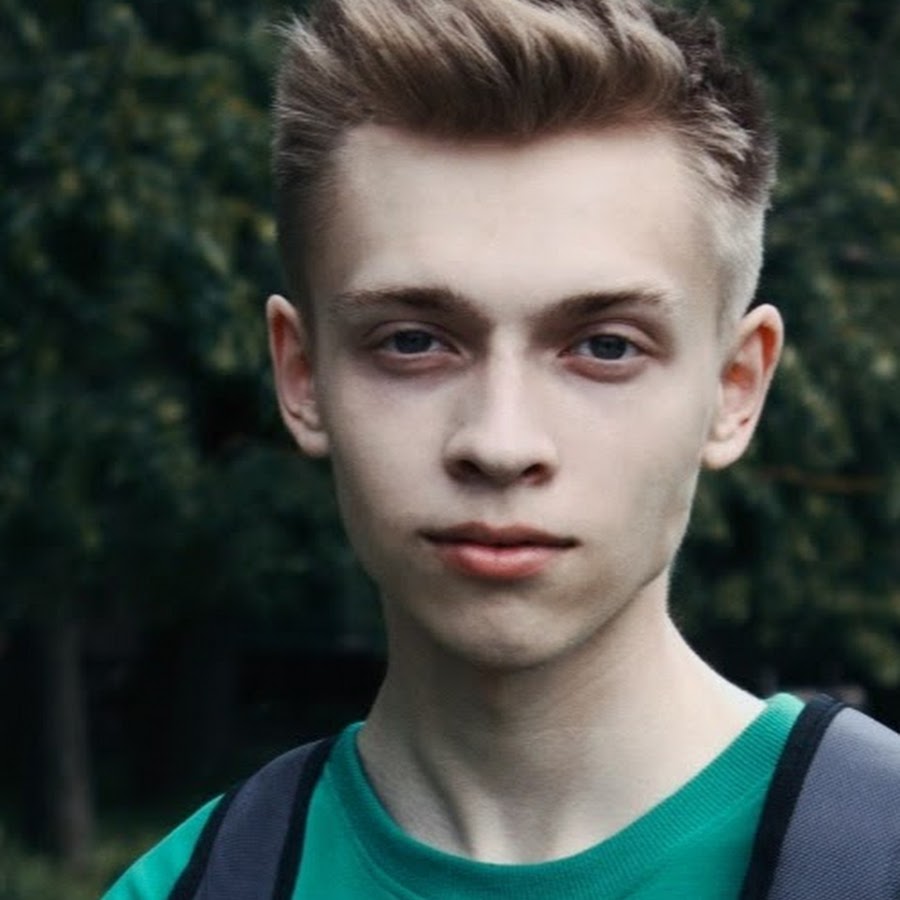 Ufl блоггер. Роналдо фифа 22. Лига объединение блогеров. Профессия видеоблогер. Криштиану роналду фифа 22.