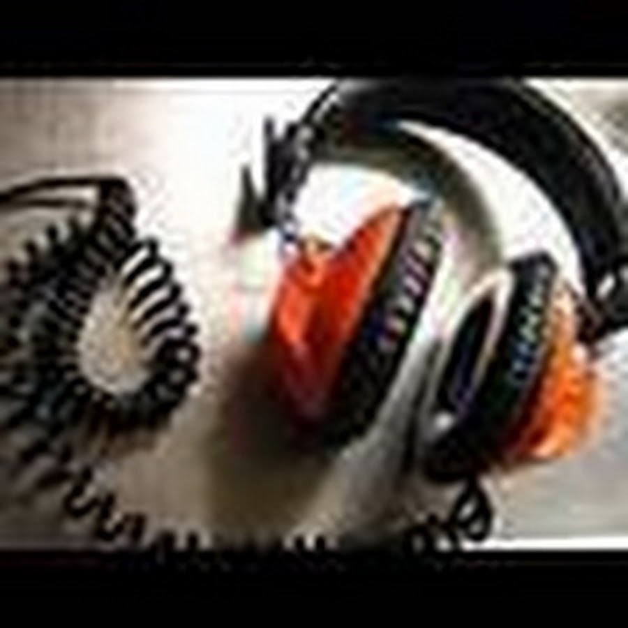 Объемная музыка для наушников. Ретро наушники блютуз. Retro Headphones. Оранжевые наушники с мехом и подсветкой. Headphones Retro Orange.