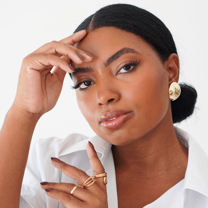 Camila Nunes Net Worth & Earnings (2026)