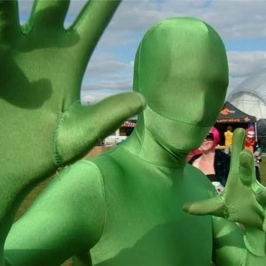 Семь зеленых людей. Зеленые человечки. Зеленый человек в реальной жизни. Салатовый человечек. Макусита зеленый человек.