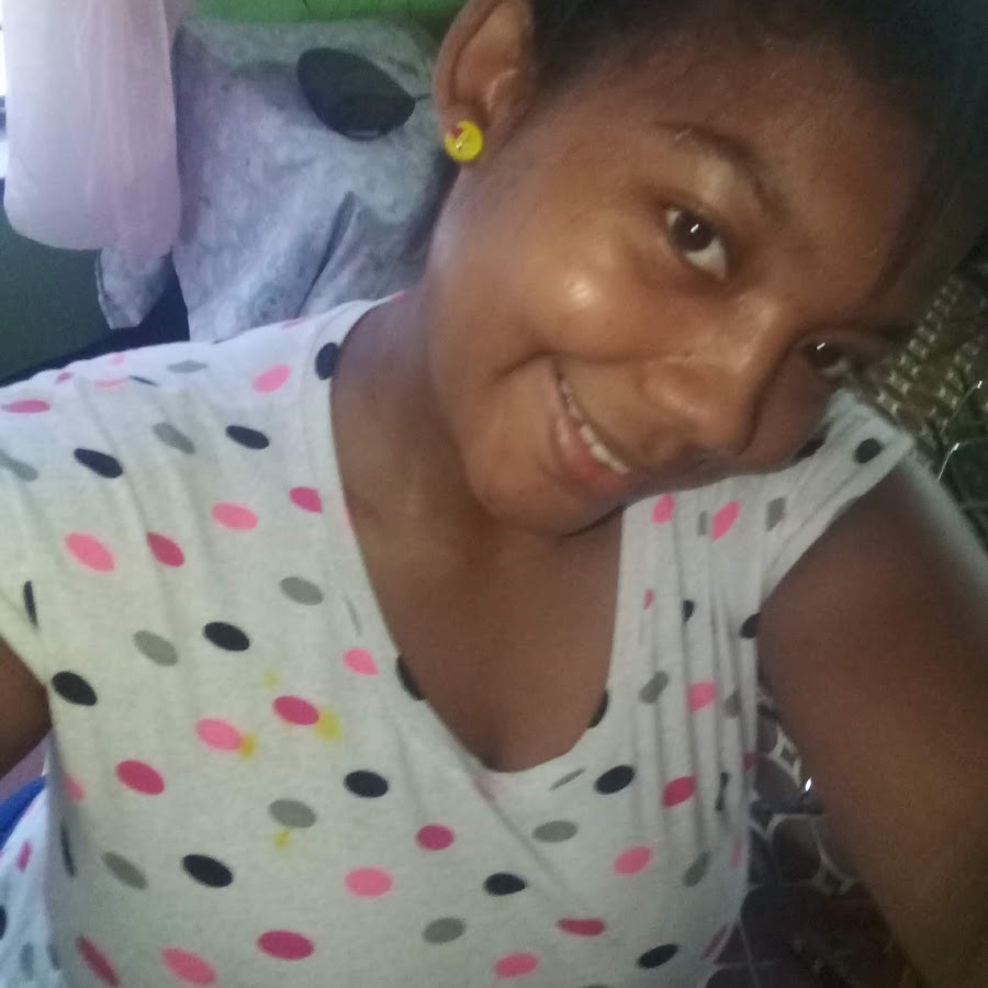 Laura Mendoza YouTube