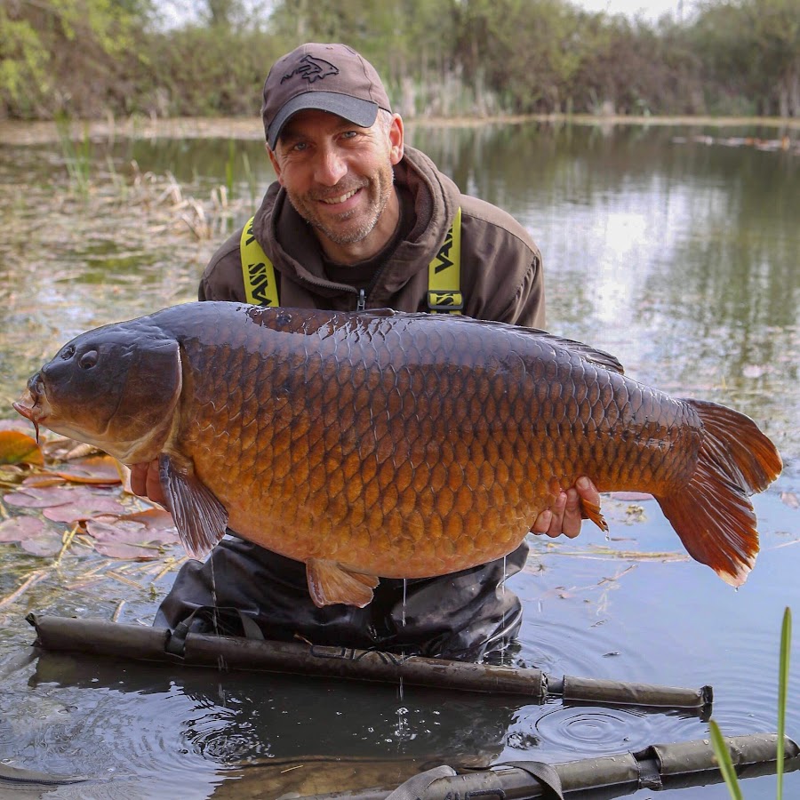 Simon Crow Carp Fishing TV - AATXAJx3SSCKD80Efa1jf6DLOOzBn DRimOXBZC3Fg=s900 C K C0xffffffff No Rj Mo