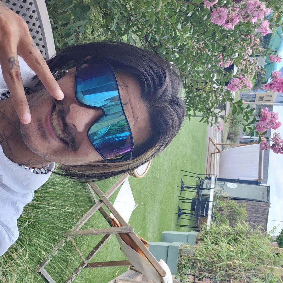 Le4 officiel - YouTube