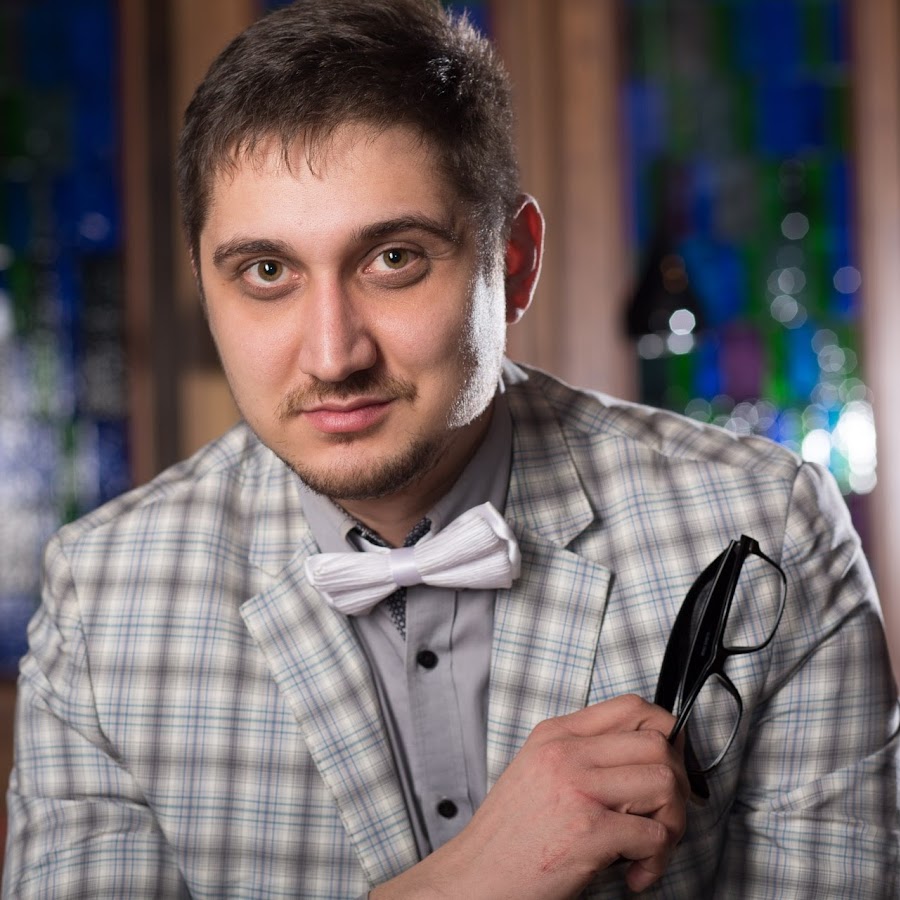 Ведущий набережные челны