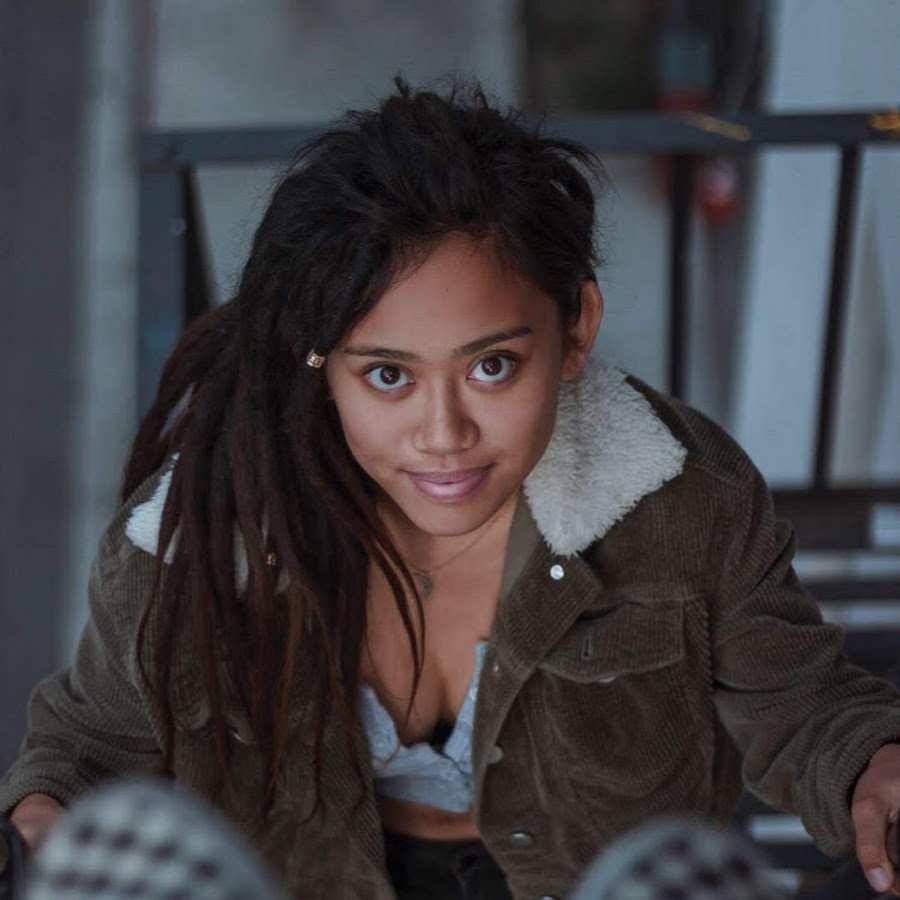 holypandas - YouTube