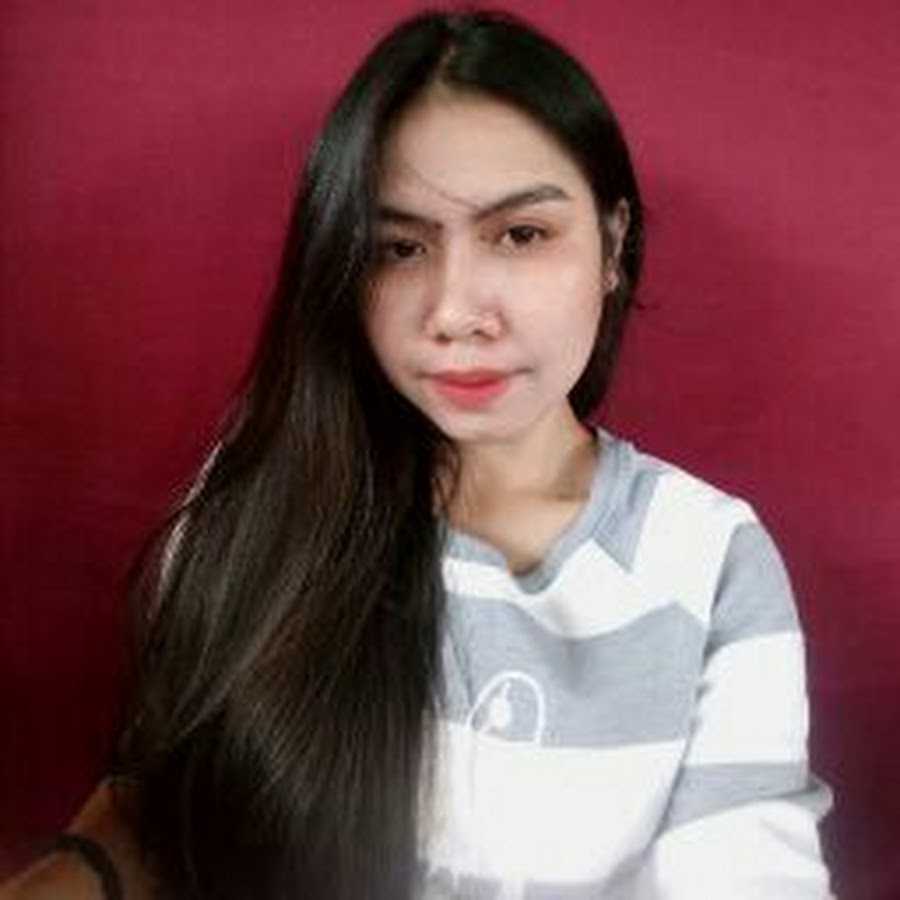 Claire Vloggs - YouTube