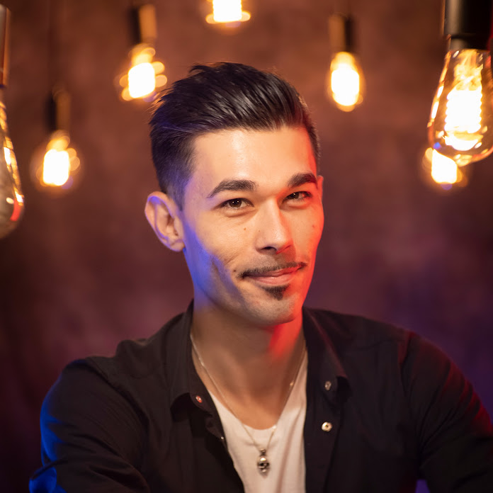 Adrien - ADRI GEEK Net Worth & Earnings (2025)