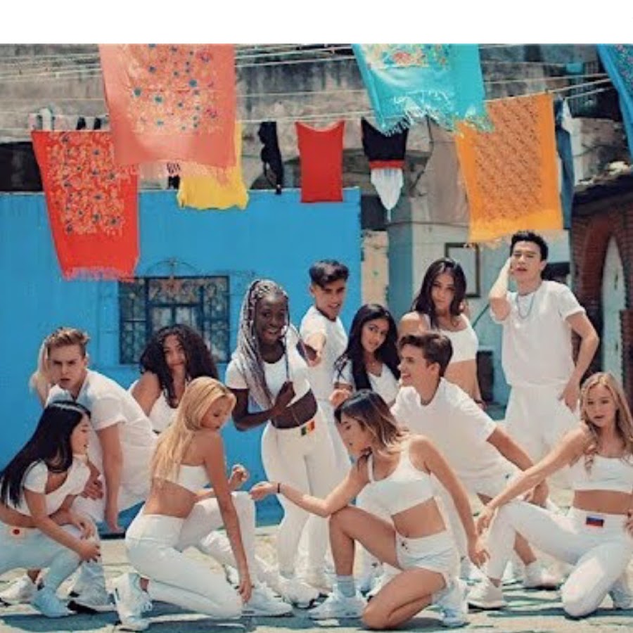 Картинки enjoy yourself. Who are you. Win win мем. Who would be think. Who would be think.