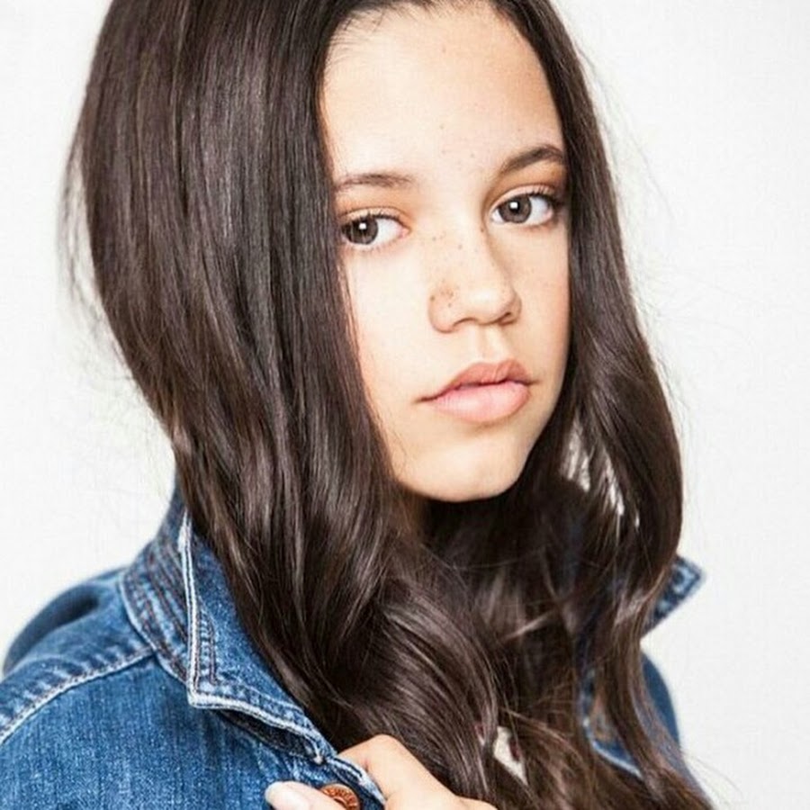 Ортега актриса. Jenna Ortega 2022.