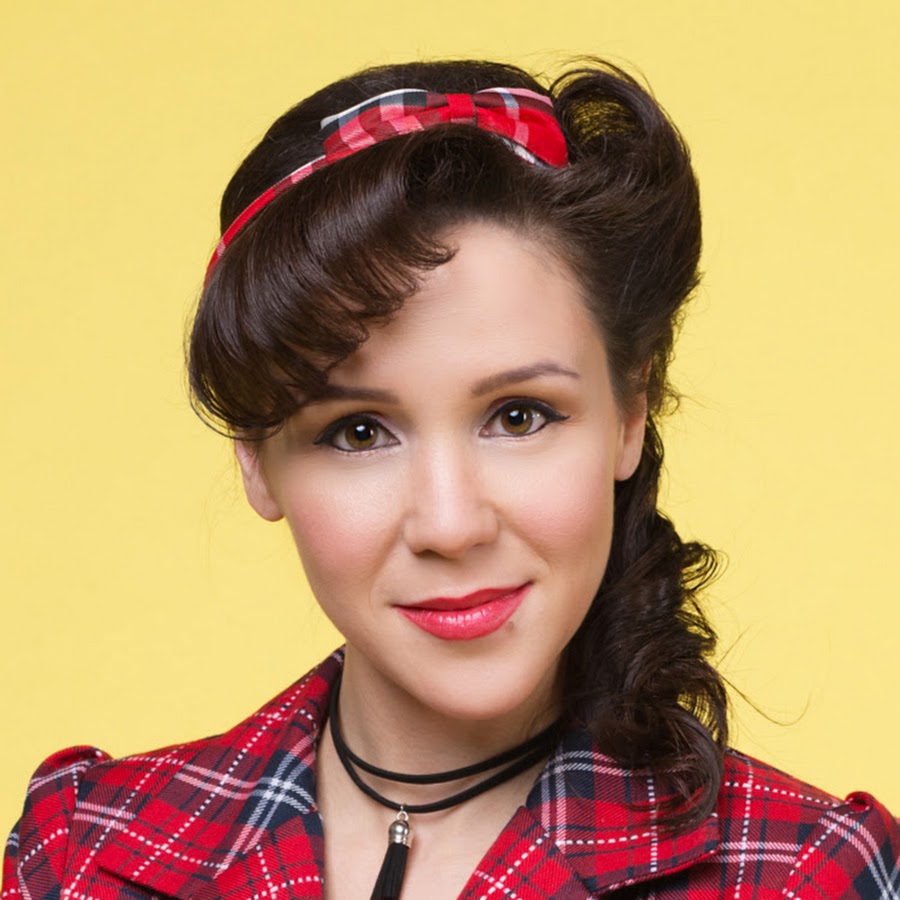 Ира с ю. Ира ворох. Ира ю. Ира певчая экстрасенс. Именная кружка ира.